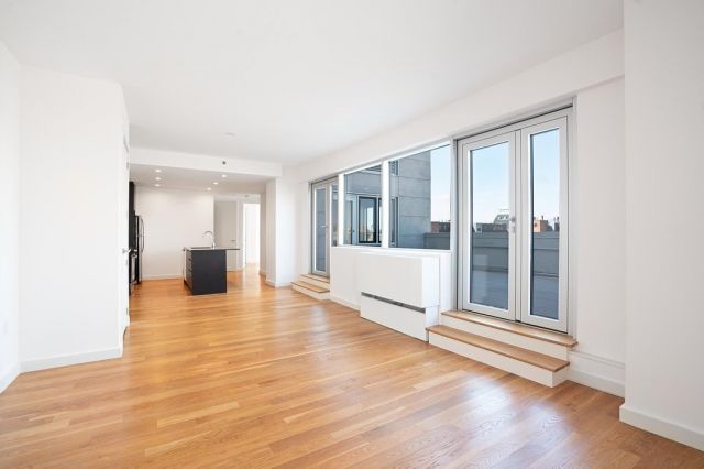 What Imagination Would You Fill In Your Living Room At Vernon Towers? 
.
.
Schedule for a visit, link in bio 👆🏻
.
.
#apartmentdecor #apartmentliving #complex #astoria #luxurylifestyle #luxuryhomes #luxurylife #decor #family #friends